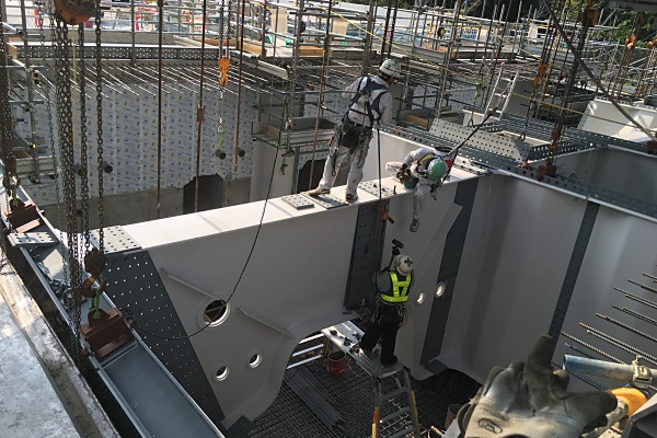 私達は、高知県高知市に本社があるPC橋梁上部工事に関わる鳶作業を主体基盤とした橋梁鳶・PC工事を施工する会社株式会社田口組です。